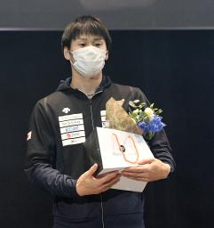 　フェンシング・サーブルのグランプリ大会で３位に入った吉田健人＝オルレアン（Ｂｉｚｚｉ／日本フェンシング協会提供）