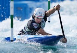 　男子カナディアンシングル決勝　優勝した羽根田卓也＝カヌー・スラロームセンター