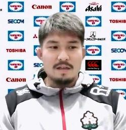 　オンラインで記者会見するラグビー日本代表の姫野