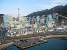 　関西電力の舞鶴発電所＝京都府舞鶴市（同社提供）