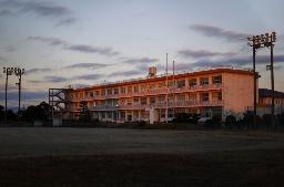 　３年の男子生徒が刺殺される事件が起きた愛知県弥富市の市立中学校