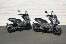 　ヤマハ発動機が公開した排気量１２５ｃｃ相当の電動スクーターの試作車＝１５日午後、静岡県磐田市