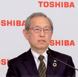 　記者会見する東芝の綱川智社長＝１４日午後、東京都港区