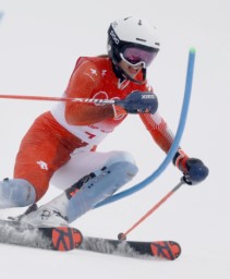 　女子アルペン複合で優勝したミシェル・ギザンの後半回転＝延慶（共同）