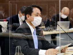 　政治倫理審査会に臨む広島県呉市の谷本誠一市議＝１７日午後、広島県呉市