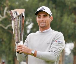 　最終ラウンド、通算１９アンダーで優勝したホアキン・ニーマン＝リビエラＣＣ（共同）