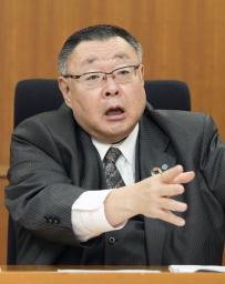 　２０２２年春闘について、インタビューに答える連合の清水秀行事務局長