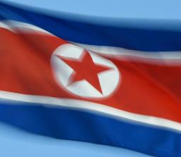 　クアラルンプールの北朝鮮大使館に掲げられた国旗＝２０１７年２月（共同）