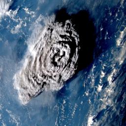 　日本の人工衛星ひまわり８号が撮影した海底火山フンガ・トンガ―フンガ・ハアパイの噴煙＝１月（（Ｃ）Ｓｉｍｏｎ　Ｐｒｏｕｄ／Ｕｎｉ　Ｏｘｆｏｒｄ，ＲＡＬＳｐａｃｅ　ＮＣＥＯ／気象庁）