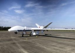 　大型無人航空機シーガーディアン＝１０月、青森県八戸市（海上保安庁提供）