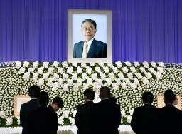 　大阪市内で開かれた領木新一郎氏のお別れの会＝９日午前