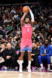 　マーベリックス戦でシュートを放つウィザーズの八村＝ワシントン（ＮＢＡＥ提供・ゲッティ＝共同）