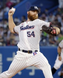 　中日戦に先発したヤクルトのサイスニード＝神宮
