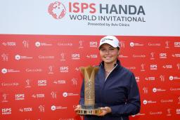 　ＩＳＰＳハンダ世界招待でツアー初優勝を果たしたアレクサ・パノ＝２０日、北アイルランド・バリミーナ（ゲッティ＝共同）