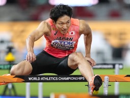 　男子１１０メートル障害決勝　力走する泉谷駿介＝ブダペスト（共同）