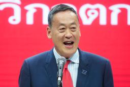　２２日、タイの首都バンコクで記者団に話すセター氏（ＡＰ＝共同）