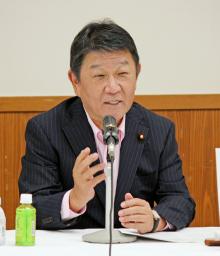 　講演する自民党の茂木幹事長＝２６日午後、東京・永田町の党本部