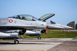 　デンマーク空軍のＦ１６戦闘機＝５月（ロイター＝共同）