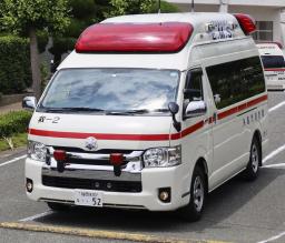 　熱中症患者の発生で出動した救急車＝６月