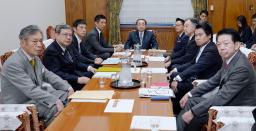 　国会で開かれた衆院政治倫理審査会の幹事会＝２６日正午