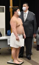 　春場所の新弟子検査を受検した宮城野部屋の松井奏凪人＝２日、大阪市