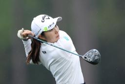 　オーガスタ・ナショナル女子アマチュア選手権第１ラウンド、２番でティーショットを放つ六車日那乃＝３日、ジョージア州エバンス（ゲッティ＝共同）
