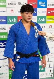 　男子９０キロ級で優勝した国士舘大の岡田陸＝６日、日本武道館