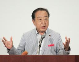 　岡山市で演説する立憲民主党の野田代表＝１３日午後