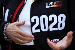 　２０２８年ロサンゼルス五輪のロゴ＝２０２４年１１月、ロサンゼルス（ロイター＝共同）