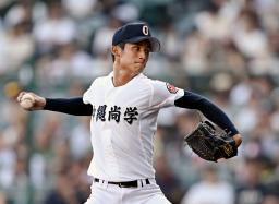<p>　東洋大姫路戦で６回１失点と好投した沖縄尚学・新垣有＝甲子園</p>