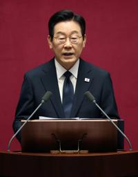 　韓国の国会で演説する李在明大統領＝４日、ソウル（ロイター＝共同）
