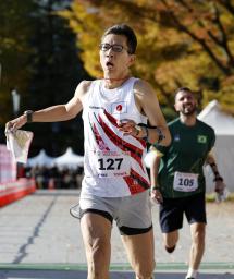 　男子スプリントに出場した小嶋太郎＝日比谷公園