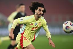 　ジョージア戦でプレーするスペインのククレリャ＝１５日、トビリシ（ＡＰ＝共同）