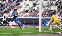 　町田―ＦＣ東京　延長後半、チーム２点目のゴールを決める町田・呉世勲（左から２人目）。ＧＫ波多野＝国立競技場