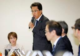 　自民党本部で開かれた安全保障調査会の会合であいさつする宮崎政久防衛副大臣＝２０日午前、東京・永田町