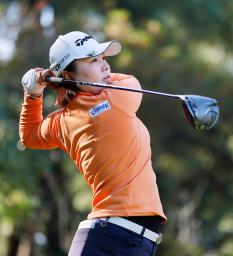 　第１日、５アンダーで首位の永峰咲希＝宮崎ＣＣ