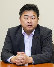 　れいわ新選組の高井崇志幹事長＝５月