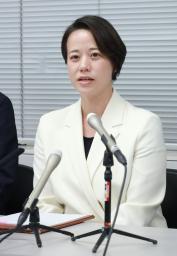 　記者会見で抱負を述べる藤田ひかる氏＝２９日午後、長野県松本市
