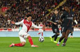 　サッカーのフランス１部リーグで、パリ・サンジェルマン戦に出場したモナコの南野拓実＝２９日、モナコ（ロイター＝共同）