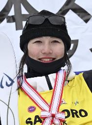 　柳本理乃