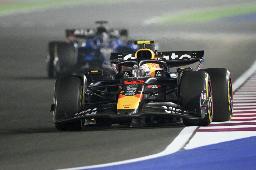 Ｆ１カタールＧＰで走行するレッドブルの角田裕毅＝ドーハ近郊ルサイル（ゲッティ＝共同）