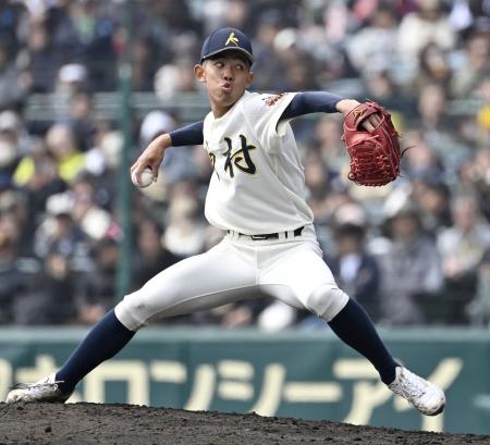 <p>　横浜戦に先発した神村学園・龍頭＝甲子園</p>