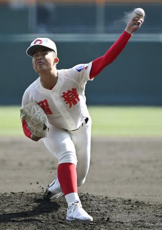 <p>　花巻東戦に先発した智弁学園・杉本＝甲子園</p>