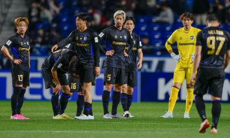 <p>　バンコク・ユナイテッドに敗れ、肩を落とすＧ大阪イレブン＝パナスタ</p>