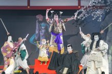 ネットの世界、地上に再現　「ニコニコ超会議」開幕　幕張メッセ、３年ぶり現地開催
