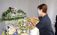 【安倍氏国葬】自民千葉県連事務所に献花台　鋸南の女性「首相の時は安心して暮らせた」