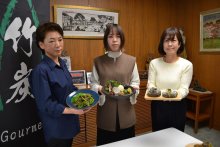 竹炭生かして真っ黒グルメ　イオンモール幕張新都心で２８、２９日お披露目　荒れた竹林問題、解決へ飲食店ら