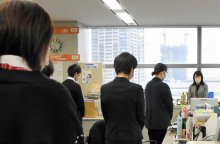 ＜野田女児虐待死４年＞　忘れない…　千葉県職員が黙とう　人材争奪、児相強化難しく