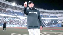 【千葉魂】新生マリーンズ　上々の船出　吉井監督、冗談交え悩み解く　千葉ロッテ