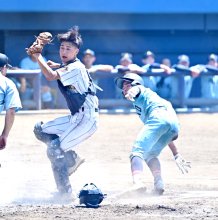 魅せた秀明八千代　３度生還阻止　第１０５回全国高校野球　千葉大会　第４日
